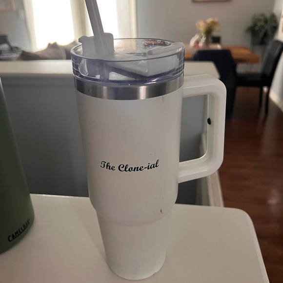 The Cloneial Golf Course White Travel Mug 20oz - Picture 1 of 3